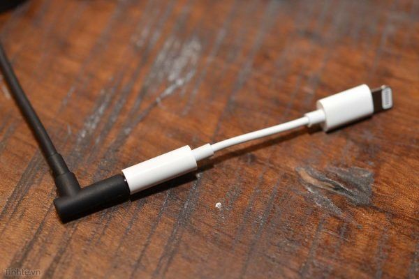 fuite-adaptateur-lightning-jack-2-600x400.jpg fuite-adaptateur-lightning-jack-2-600x400.jpg